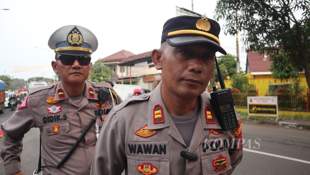 Kepala Pos Pengamanan Kalijaga Polres Cirebon Kota Inspektur Polisi Satu Wawan saat diwawancarai di Kota Cirebon, Jawa Barat, Selasa (18/4/2023) sore.