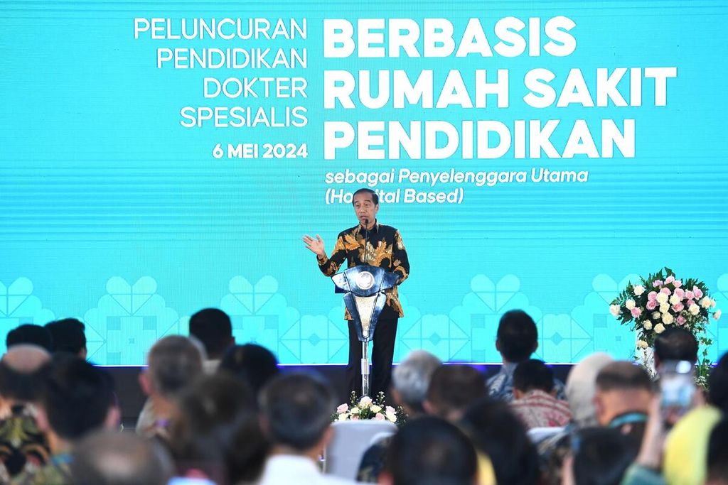Presiden Joko Widodo saat memberikan sambutan dalam acara peresmian Program Pendidikan Dokter Spesialis Berbasis Rumah Sakit Pendidikan Penyelenggara Utama (RSPPU) di Jakarta, Senin (6/5/2024).