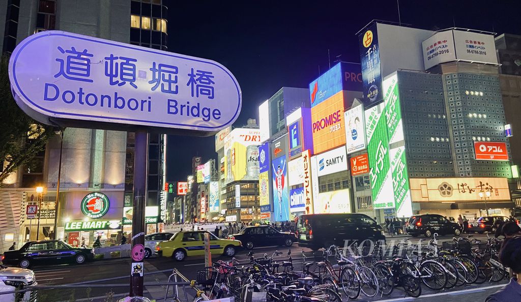 Kawasan Dotonburi, Osaka, Jepang pada 2 Oktober 2023. Kawasan itu salah satu andalan pariwisata Jepang. 