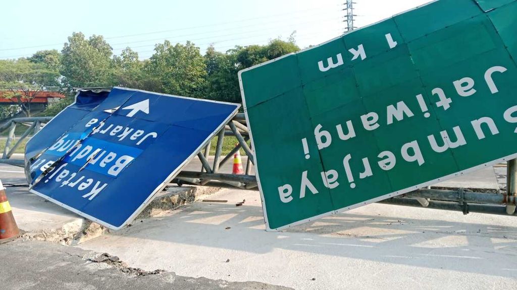 Kondisi lalu lintas di Jalan Tol Cipali setelah kecelakaan tunggal bus yang membawa rombongan dosen Universitas Pamulang, Kamis (25/7/2024).