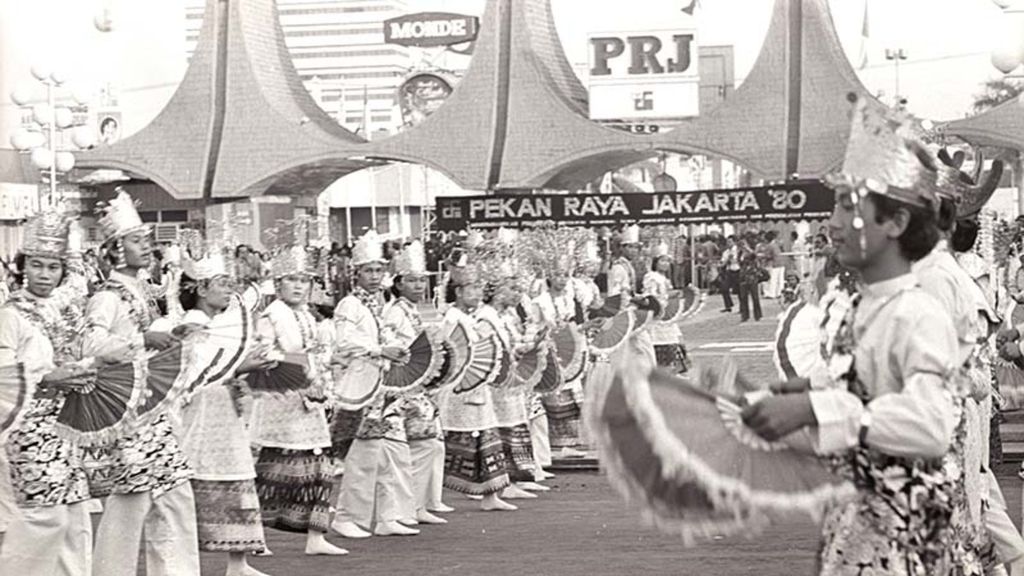 Pembukaan Pekan Raya Jakarta (PRJ) di Monumen Nasional, Jakarta tahun 1980.