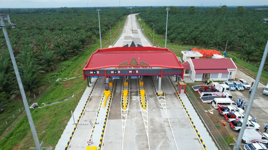 Gerbang Tol Tebing Tinggi di Kota Tebing Tinggi, Sumatera Utara, telah selesai dibangun, Senin (28/8/2023). Gerbang tol itu bagian dari Ruas Tol Tebing Tinggi-Indrapura-Kuala Tanjung yang akan beroperasi pada akhir 2023. 