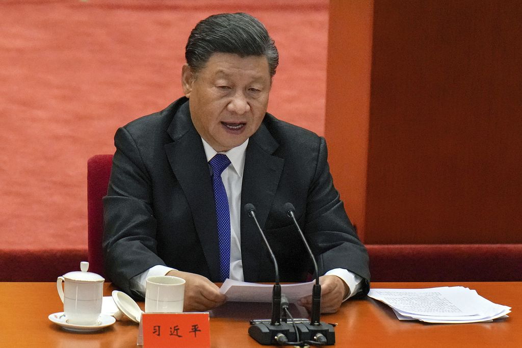 Presiden China Xi Jinping menyampaikan pidato dalam acara memperingati 110 tahun Revolusi Xinhai di Aula Besar Rakyat, Beijing, China. pada 9 Oktober 2021.