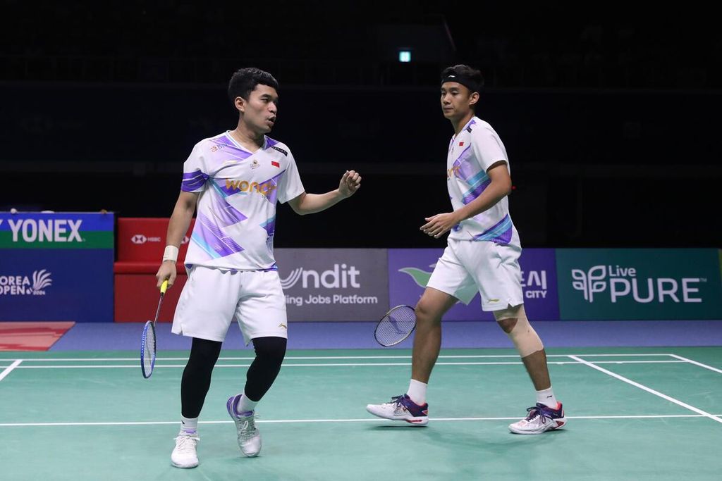 Leo Rolly Carnando/Bagas Maulana menjuarai Korea Terbuka, turnamen bulu tangkis kedua sejak mereka berpasangan. Leo/Bagas juara setelah mengalahkan andalan tuan rumah, Kang Min-hyuk/Seo Seung-jae, pada final di Mokpo Indoor Stadium, Minggu (1/9/2024).