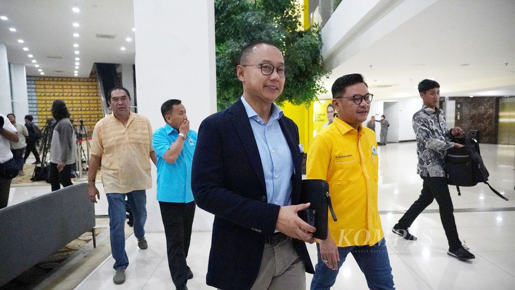 Secretary General of PAN, Eddy Soeparno, arrived for a consolidation meeting of political party secretary generals supporting presidential candidate Prabowo Subianto at the headquarters of the Golkar Party in Jakarta on Wednesday, September 20, 2023, in the evening.