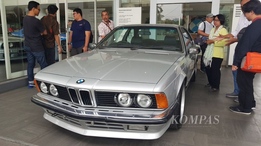 Mobil tua atau klasik tetap perlu mendapatkan perawatan, seperti BMW 635-CSi, ini yang mendapatkan perawatan di Bengkel BMW Astra Cilandak, Jakarta Selatan. 