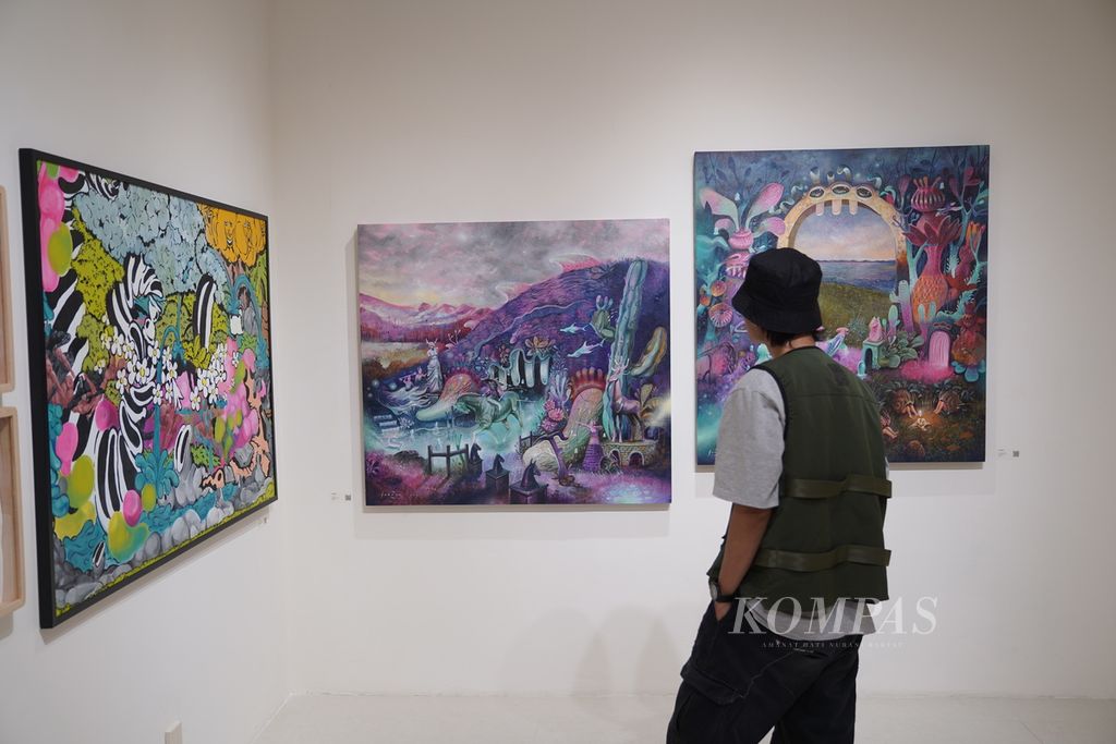 Pameran bertajuk Art Coolture di Jakarta Art Hub, Jakarta Pusat, Selasa (16/1/2024). Lima seniman, yakni Fauzan, Popomangun, Rato Tanggela, Reexp, dan Rosyad, berpameran hingga 10 Februari 2024. 