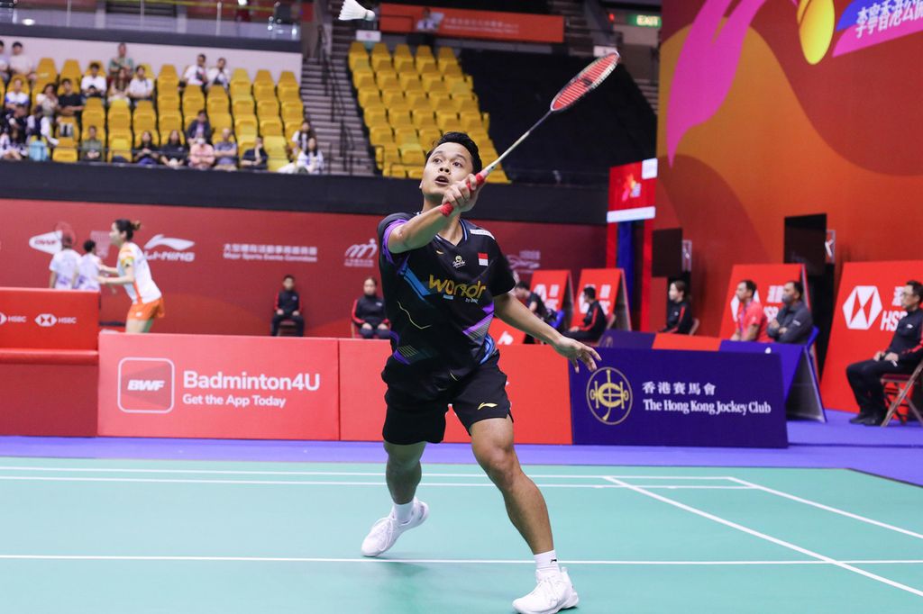 Anthony Sinisuka Ginting dipaksa bermain tiga gim oleh pemain Taiwan, Chi Yu Jen, pada babak kedua turnamen Hong Kong Terbuka. Di Hong Kong Coliseum, Kamis (12/9/2024), Anthony menang dengan skor 21-18, 20-22, 21-9.