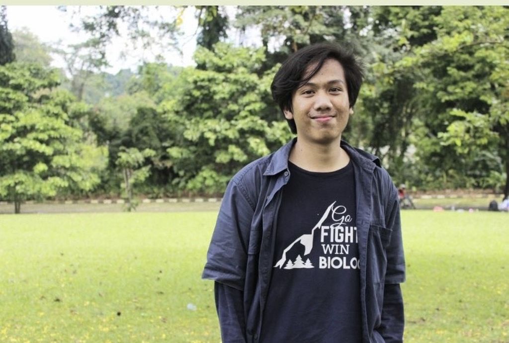 Nurrahman Fajri, pemuda yang bekerja di Forum Konservasi Leuser (FKL) di Langsa, Aceh. Ia peduli pada isu konservasi tumbuhan.