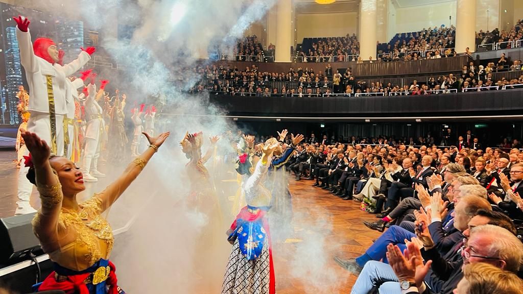 Presiden Joko Widodo dan Nyonya Iriana menghadiri upacara pembukaan Hannover Messe 2023 di Hannover Congres Centrum, Hannover, Jerman, Minggu (16/4/2023).