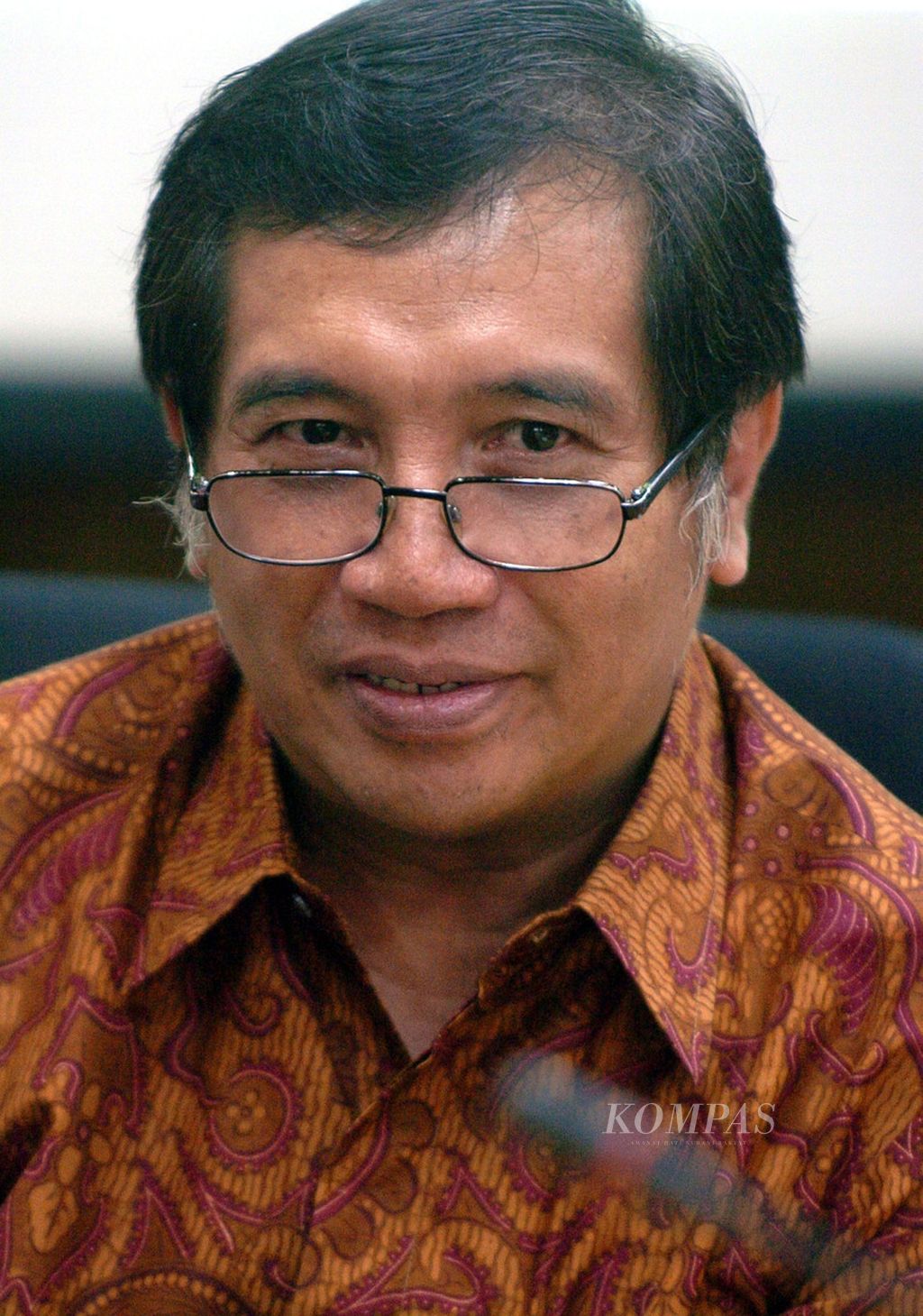 Sampurno, Kepala Badan Pengawasan Obat dan Makanan (2001-2006), Dirjen POM (1998-2001). 