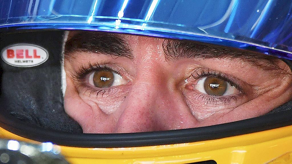 Fernando Alonso optimistis timnya, McLaren, bisa kembali meraih podium dengan mesin Renault pada Formula 1 musim 2018. Dua kali juara dunia F1 ini musim lalu mengeluhkan performa mesin Honda yang dipakai McLaren. Foto Alonso diambil saat sesi latihan F1 di Sirkuit Interlagos, Sao Paulo, Brasil, musim 2017.