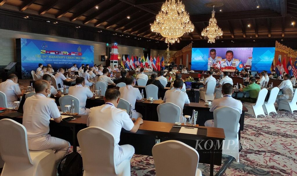 TNI Angkatan Laut menjadi tuan rumah pertemuan ke-16 ASEAN Navy Chiefs Meeting (ANCM) yang digelar di Nusa Dua, Kuta Selatan, Kabupaten Badung, Bali, Senin (22/8/2022). Suasana saat rapat paripurna pertemuan ke-16 ANCM di Nusa Dua. 