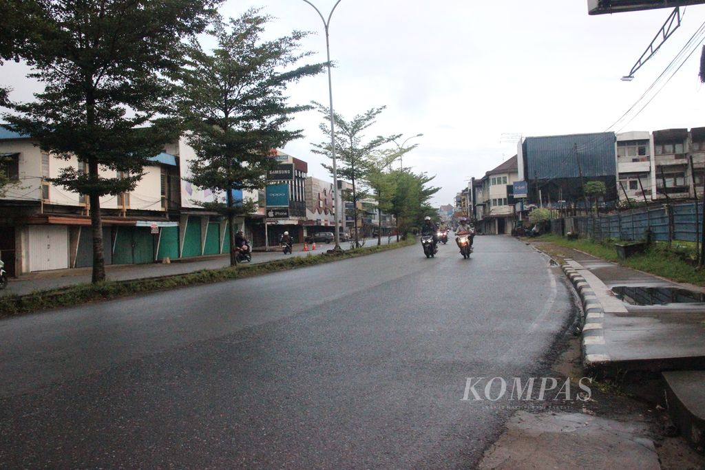 Suasana jalan di Kota Pontianak, Kalimantan Barat, tampak lebih lengang di hari pencoblosan, Rabu (14/2/2024).