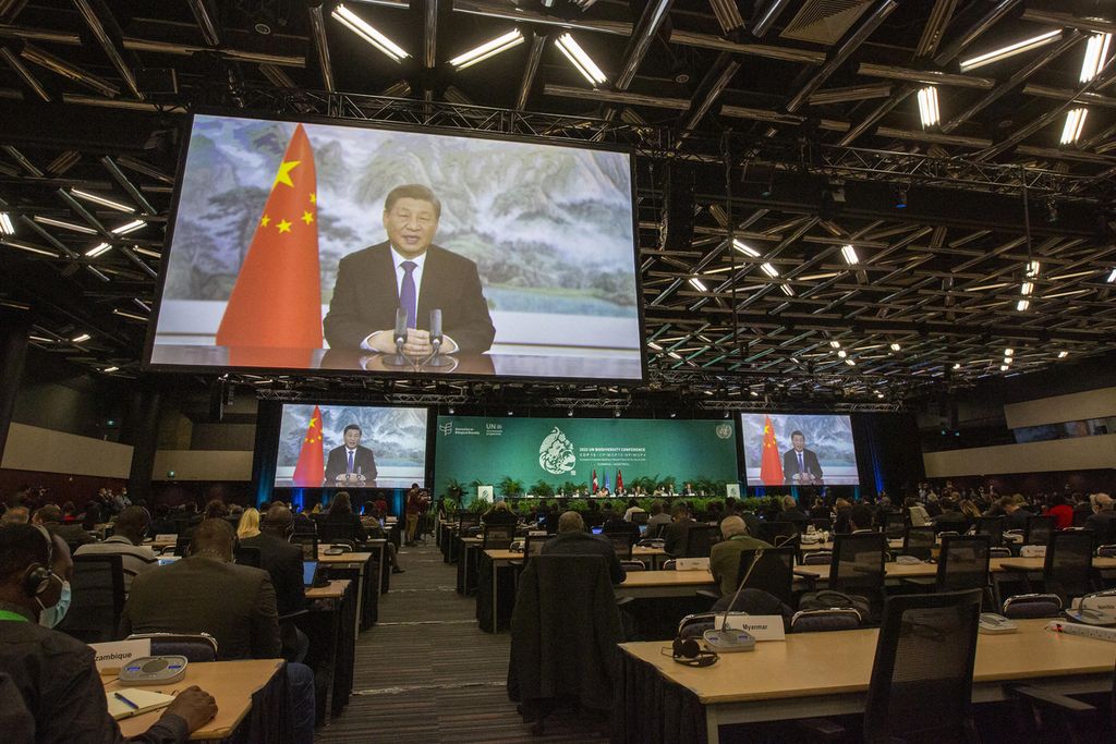 Presiden China Xi Jinping tengah membahas salah satu segmen tingkat tinggi di Konferensi Keanekaragaman Hayati Perserikatan Bangsa-Bangsa (COP15) di Montreal, Kanada, Kamis (15/12/2022).