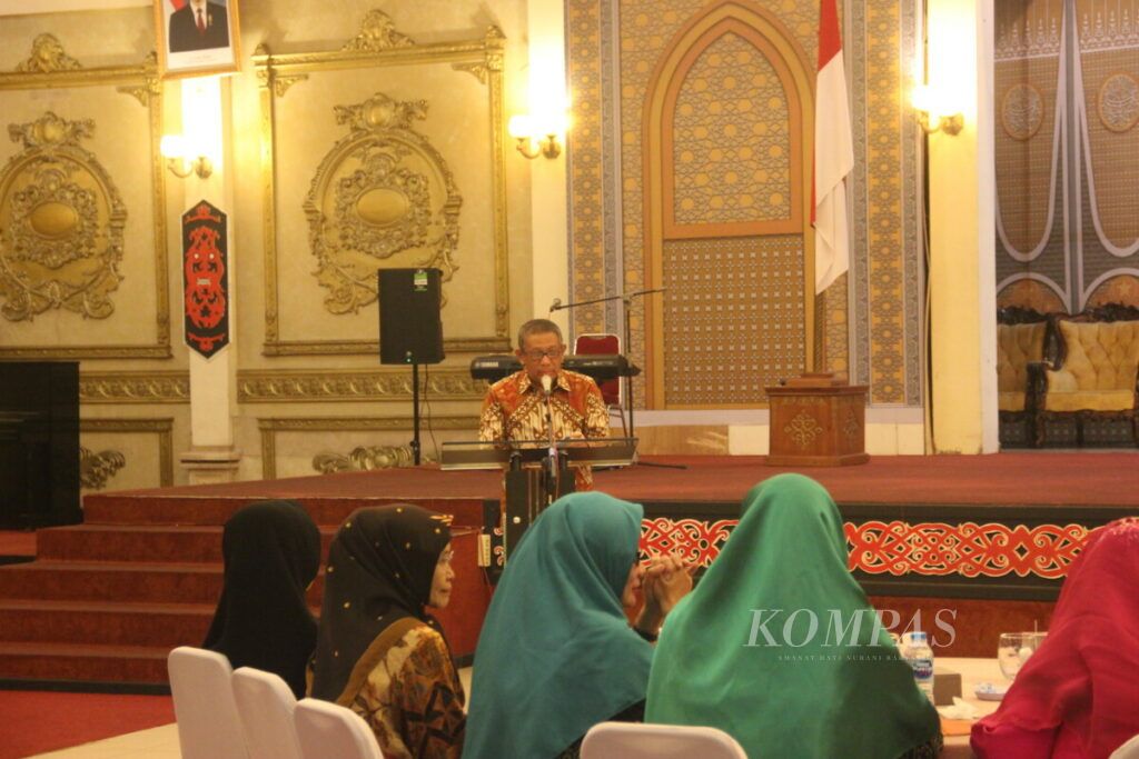 Gubernur Kalimantan Barat Sutarmidji, saat memberikan sambutan dalam acara Dialog Kebangsaan di Pontianak, Kalimantan Barat, Sabtu (26/10/2019) malam.