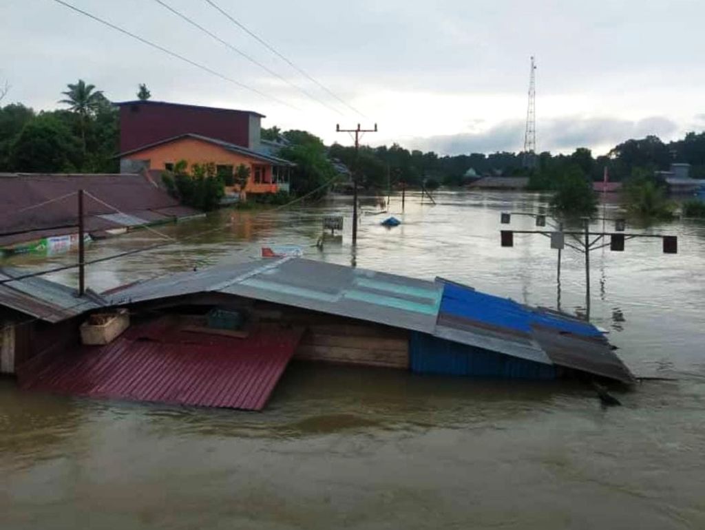 Banjir di Kecamatan Jelai Hulu, Kabupaten Ketapang, Kalimantan Barat, Selasa (11/10/2022).