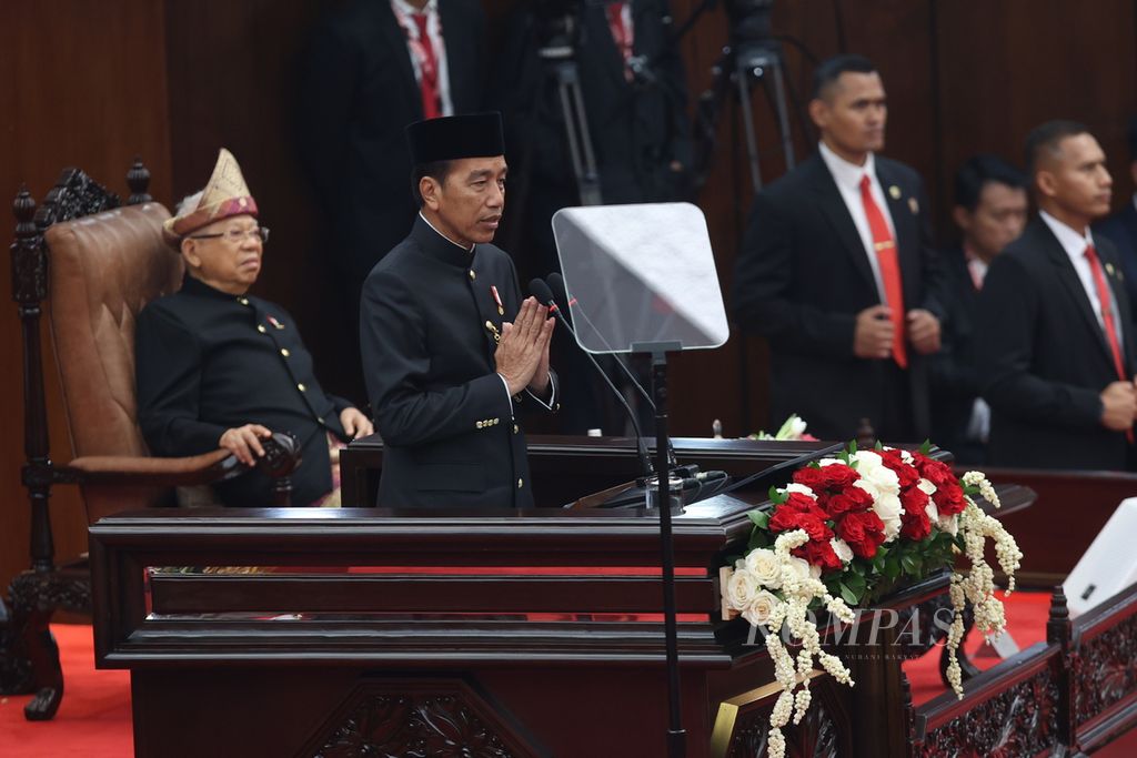 Presiden Joko Widodo berbicara di Sidang Tahunan MPR, Sidang Bersama DPR, dan DPD di Kompleks Parlemen, Senayan, Jakarta, Jumat (16/8/2024). Sidang Tahunan MPR dan Sidang Bersama DPR dan DPD Tahun 2024 dimulai pukul 09.30 di Kompleks Parlemen.