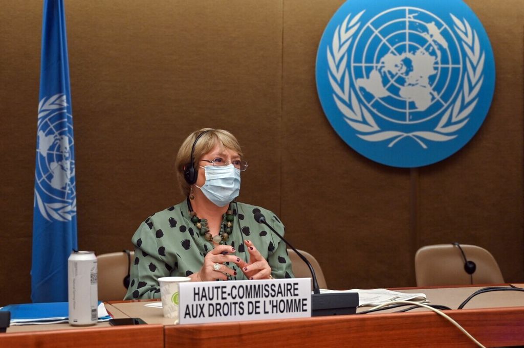 Komisioner HAM PBB, Michelle Bachelet, setelah menyampaikan pidato tentang perkembangan isu hak asasi manusia global dalam sesi Dewan HAM PBB, 21 Juni 2021, di Geneva, Swiss. 