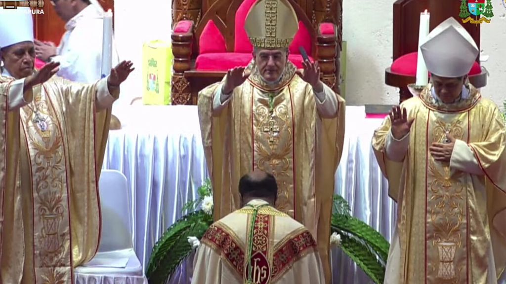 Tahbisan Uskup Jayapura Monsinyur Yanuarius Theofilus Matopai You di Katedral Jayapura, Papua, Kamis (2/2/2023).