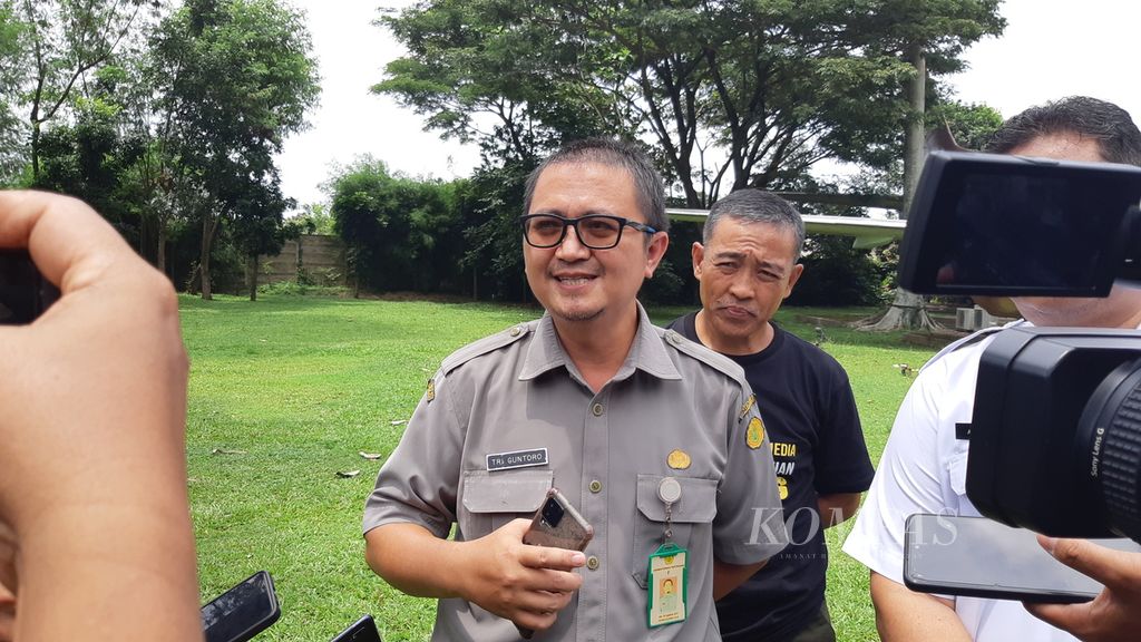 Kepala Subkoordinator Informasi Veteriner Balai Veteriner Lampung Tri Guntoro saat diwawancarai di Bandar Lampung, Jumat (3/2/2023).