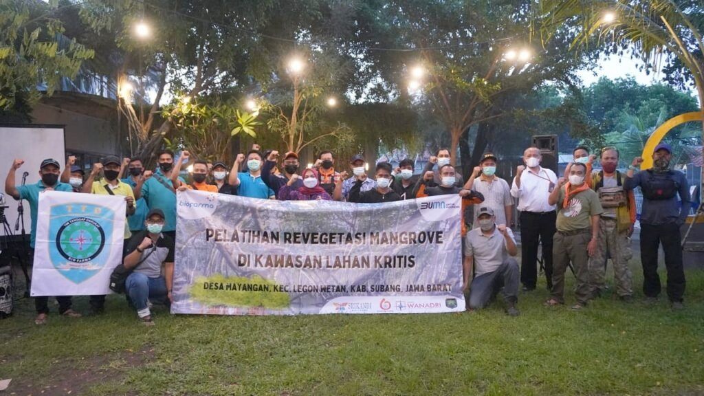 Pelatihan Revegetasi Mangrove di Kawasan Lahan Kritis diselenggarakan secara hybrid di Desa Mayangan, Kecamatan Legon Wetan, Kabupaten Subang, Jawa Barat pada  7 Juni 2021.