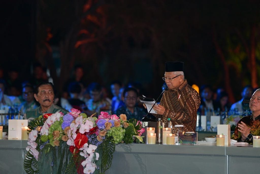 Wakil Presiden Ma’ruf Amin ketika menghadiri Gala Dinner Indonesia International Sustainability Forum (IISF) di Plaza Barat Monumen Nasional (Monas), Jakarta, Kamis (5/9/2024) malam.