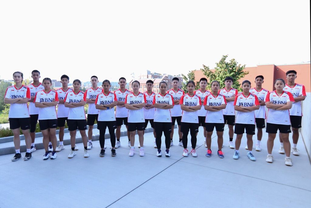 Skuad Indonesia yang tampil dalam Kejuaraan Dunia Bulu Tangkis Beregu Campuran Yunior di Spokane, Washington, Amerika Serikat. Lolos dari penyisihan sebagai juara Grup E, Indonesia akan berhadapan dengan Perancis pada perempat final.