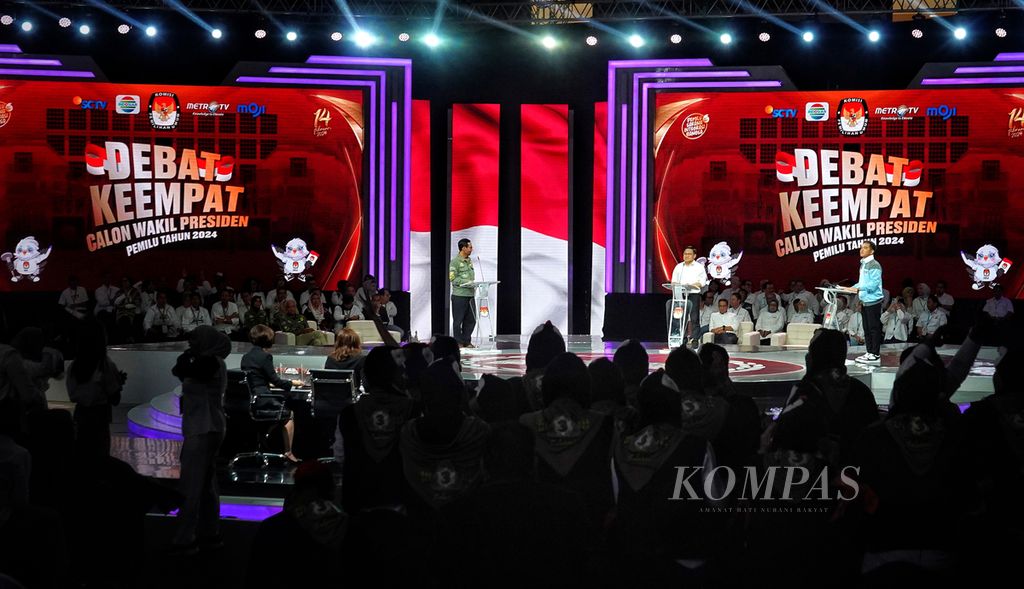 Para calon wakil presiden tampil dalam Debat Keempat Calon Presiden dan Calon Wakil Presiden Pemilu 2024 di Jakarta Convention Center, Jakarta, Minggu (21/1/2024). 