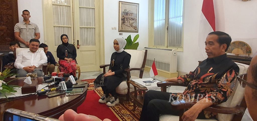 Putri Ariani menyebarkan semangat untuk terus melampaui batasan dan menciptakan kesempatan. Hal ini disampaikan saat bertemu Presiden Joko Widodo dan memberikan keterangan kepada wartawan di Istana Merdeka, Jakarta, Rabu (14/6/2023).