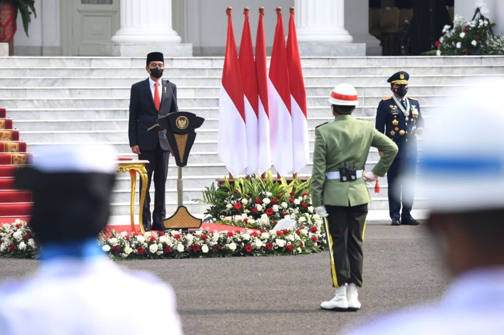 Presiden Joko Widodo menjadi inspektur upacara peringatan Hari Ulang Tahun Ke-76 TNI di halaman Istana Merdeka, Jakarta, Selasa (5/10/2021).