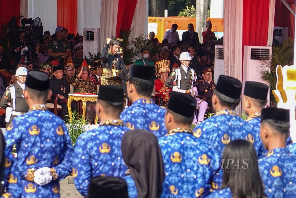 Presiden Joko Widodo selaku inspektur upacara ketika memberikan amanat upacara di Lapangan Monas, Jakarta, Kamis (1/6/2023). Presiden Jokowi mengajak masyarakat untuk menolak ekstremisme, politisasi identitas, dan politisasi agama.