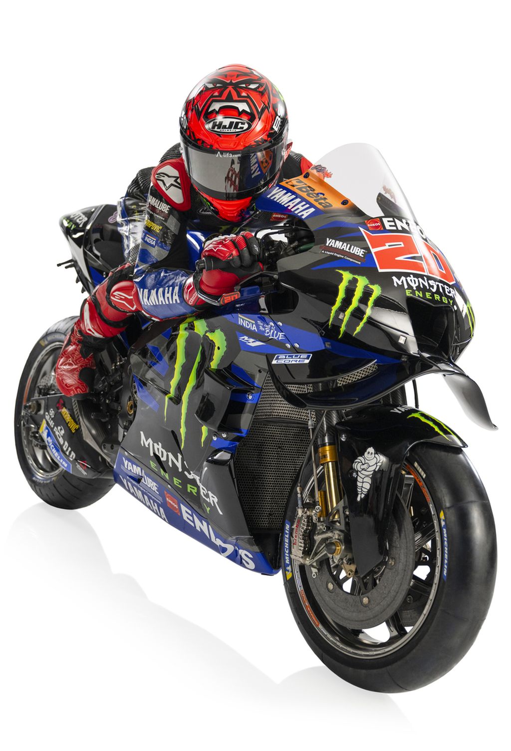 Fabio Quartararo berpose di atas YZR-M1 dalam peluncuran tim Monster Energy Yamaha untuk MotoGP 2024 di Sirkuit Sepang, Malaysia, Senin (5/2/2024). 