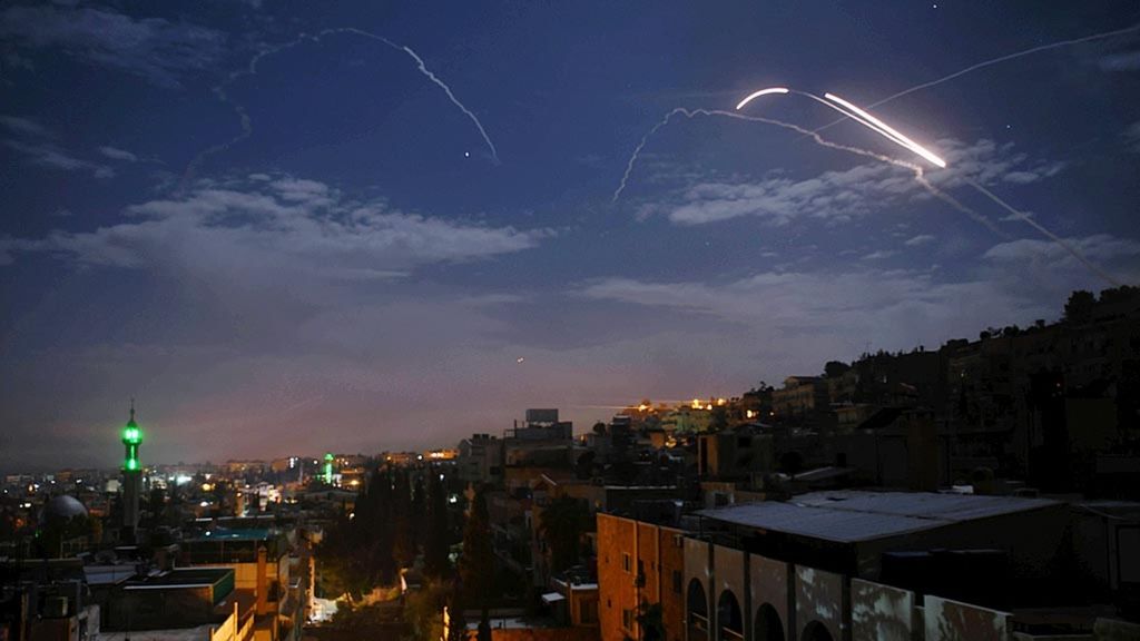 Pertempuran udara di atas sekitar Damaskus, Suriah, Senin (21/1/2019) dini hari, itu memperlihatkan sistem pertahanan udara Suriah saat menangkis rudal-rudal yang ditembakkan dari jet-jet tempur Israel yang menarget berbagai sasaran Iran di Suriah.