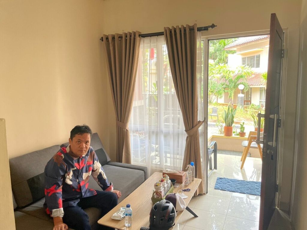 Anggota DPR dari Fraksi Partai Gerindra, Habiburokhman, berada di ruang tamu rumah dinas anggota DPR di Kalibata, Jakarta Selatan, beberapa waktu lalu.