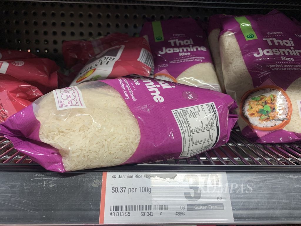 Harga beras di Melbourne berkisar 1,5 dollar Australia-15 dollar Australia (Rp 15.000-Rp 150.000) per kilogram, seperti terlihat di salah satu supermarket di pusat kota Melbourne, Australia, Rabu (28/2/2024).