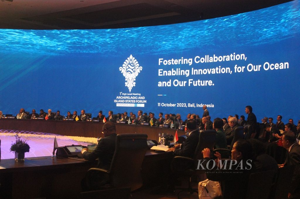 Indonesia menjadi tuan rumah penyelenggaraan Konferensi Tingkat Tinggi Negara-negara Kepulauan dan Pulau Kecil (Archipelagic and Island States/AIS) Forum 2023, yang berlangsung di Nusa Dua, Badung, dan dibuka Presiden Joko Widodo, Rabu (11/10/2023). 