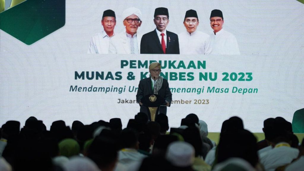 Rais Aam Pengurus Besar Nahdlatul Ulama KH Miftakhul Akhyar memberikan pidato sambutan saat acara pembukaan Musyawarah Nasional Alim Ulama dan Konferensi Besar NU 2023 di Pondok Pesantren Al Hamid, Cilangkap, Jakarta Timur, Senin (18/9/2023).