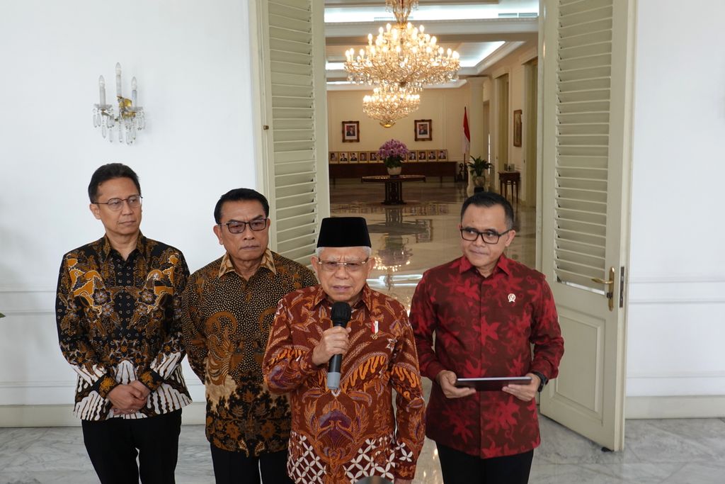 Wakil Presiden Ma'ruf Amin memberikan keterangan pers seusai acara Soft Launching MPP Digital Nasional di Istana Wapres, Jakarta Pusat, Selasa (20/6/2023).