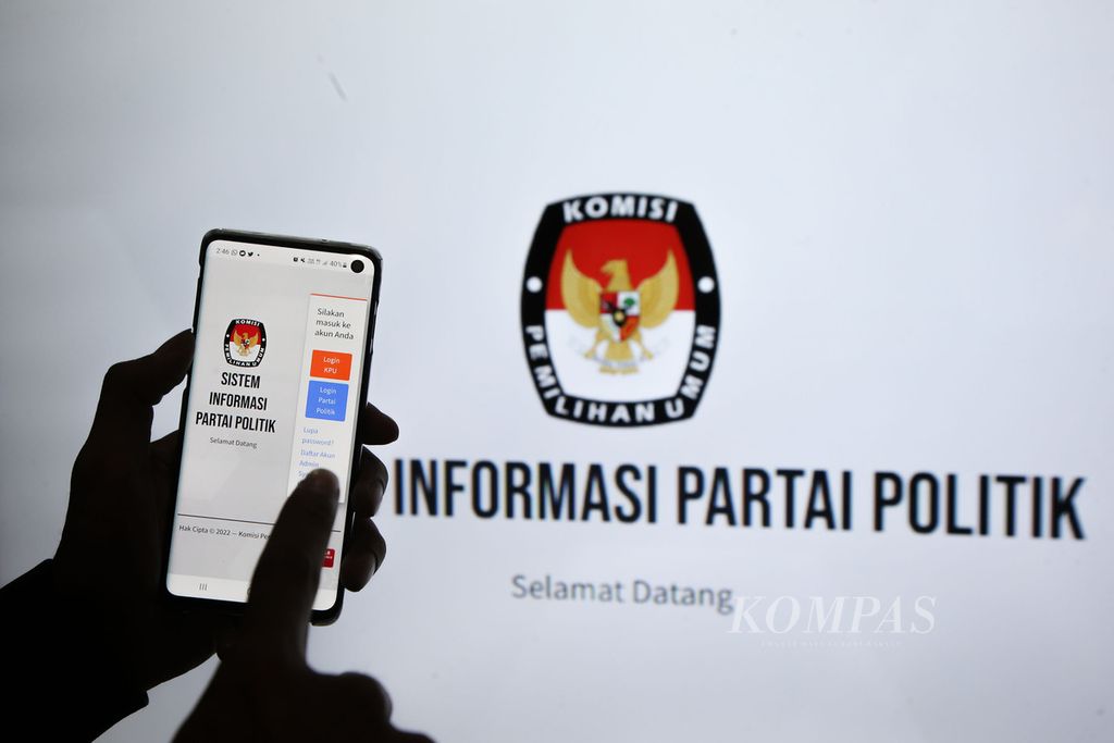 Komisi Pemilihan Umum meluncurkan Sistem Informasi Partai Politik (Sipol) Pemilu 2024, di Jakarta, Jumat (24/6/2022). Kini, ada dugaan masalah terkait verifikasi faktual partai politik. 