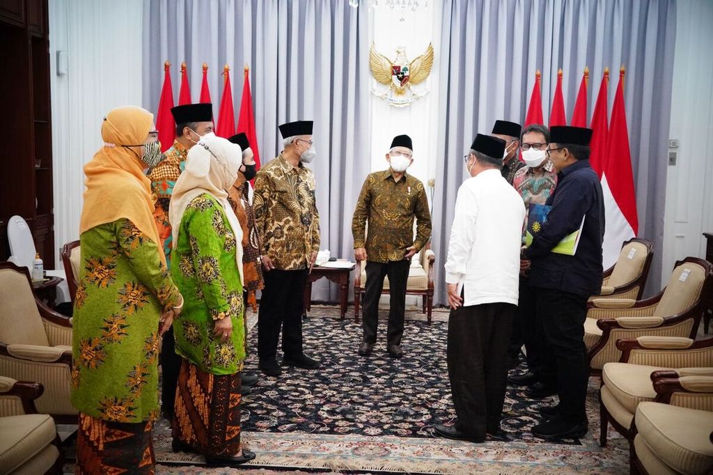 Pimpinan Pusat Muhammadiyah dan Pimpinan Pusat Aisyiyah mengundang Wakil Presiden Ma’ruf Amin untuk menutup Muktamar Muhammadiyah dan Aisyiyah di Solo pada 20 November 2022. Permohonan disampaikan saat audiensi, Selasa (15/11/2022) sore, di kediaman resmi Wapres, Jakarta.