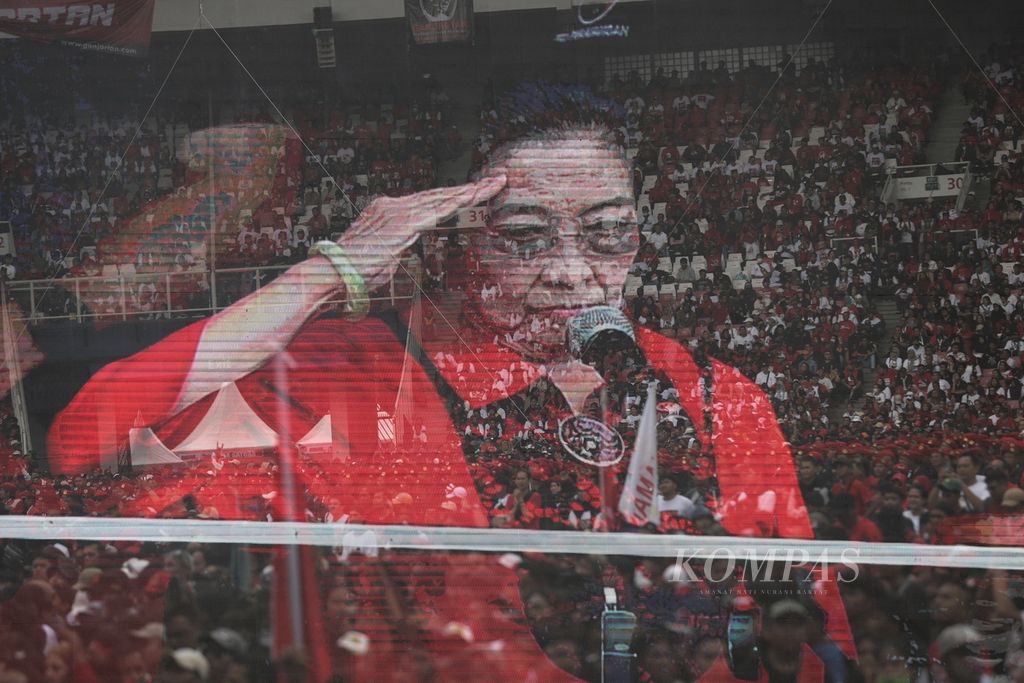 Multiple exposure when the General Chairman of PDI-P Megawati Soekarnoputri attended the grand campaign of presidential and vice-presidential candidates, Ganjar Pranowo-Mahfud MD, at the Main Stadium of Gelora Bung Karno, Jakarta, on Saturday (3/2/2024).