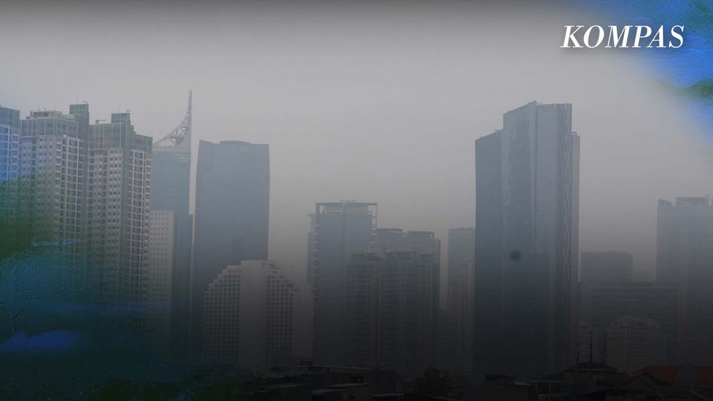 Seminggu terakhir, kabut abu-abu langit Jakarta tampak lebih pekat dari biasanya sehingga kian mengaburkan jarak pandang. 