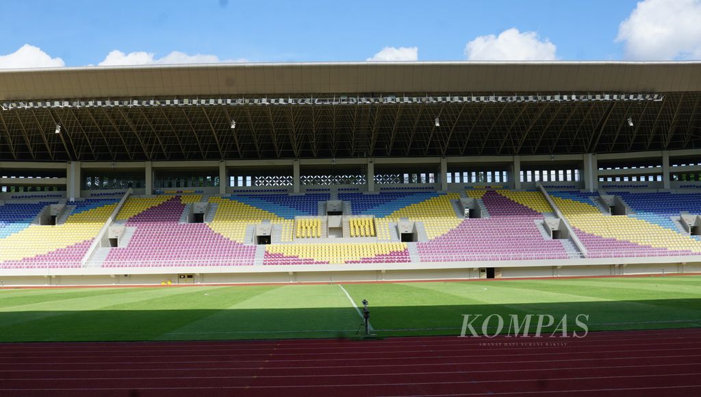 Suasana di Stadion Manahan, Kota Surakarta, Jawa Tengah, Rabu (11/1/2023). Stadion tersebut akan dipugar karena menjadi salah satu arena gelaran Piala Dunia U-20 2023.