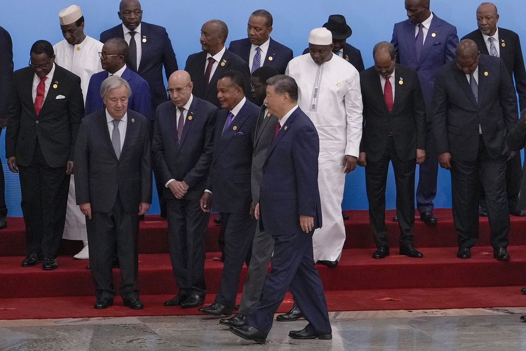 President China Xi Jinping bersama para pemimpin negara Afrika dalam pembukaan Forum China Afrika di Beijing, China, Kamis (5/9/2024). 