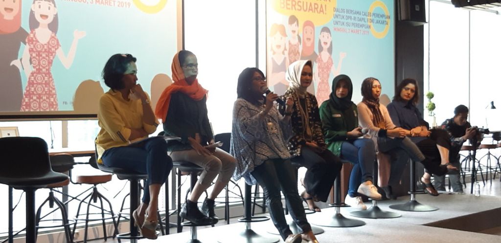 Beberapa perempuan caleg untuk Pemilu 2019 berbicara dalam acara Perempuan Bersuara: Dialog Calon Legislatif (Caleg) Perempuan Merespons Agenda Perlindungan Perempuan di Jakarta, Minggu (3/3/2019).