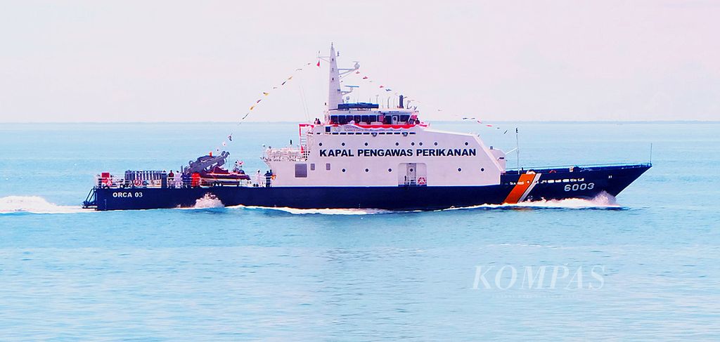 Kementerian Kelautan dan Perikanan menambah empat kapal pengawas (KP) baru, yakni ORCA 01, ORCA 02, ORCA 03, dan ORCA 04, Jumat (8/4), di dermaga Komando Lintas Laut Militer (Kolinlamil), Tanjung Priok, Jakarta. Kapal-kapal tersebut dilengkapi dengan sistem kapal inspeksi perikanan dan akan ditempatkan di kawasan terluar Indonesia.
