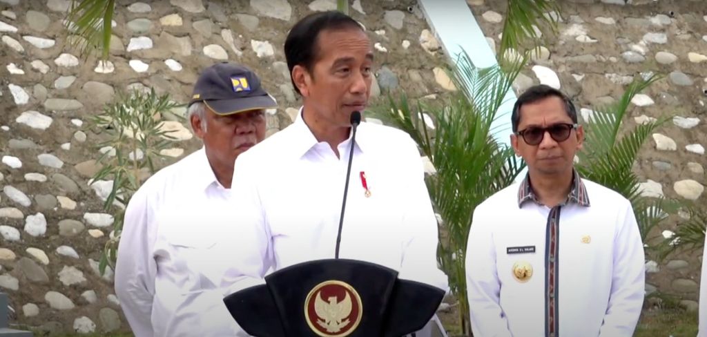 Presiden Joko Widodo meresmikan pembangunan Sistem Penyediaan Air Minum (SPAM) Kali Dendeng di Kota Kupang, Provinsi Nusa Tenggara Timur, Rabu (5/12/2023). 