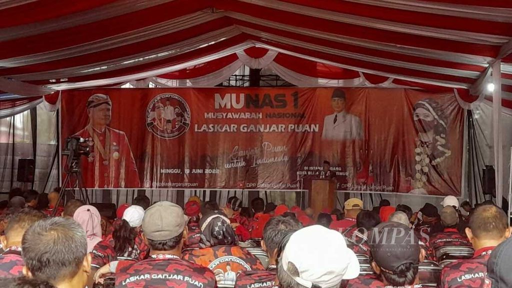 Suasana Musyawarah Nasional 1 Laskar Ganjar Puan di halaman parkir Istana Gebang, Blitar, Jawa Timur, Minggu (19/6/2022).