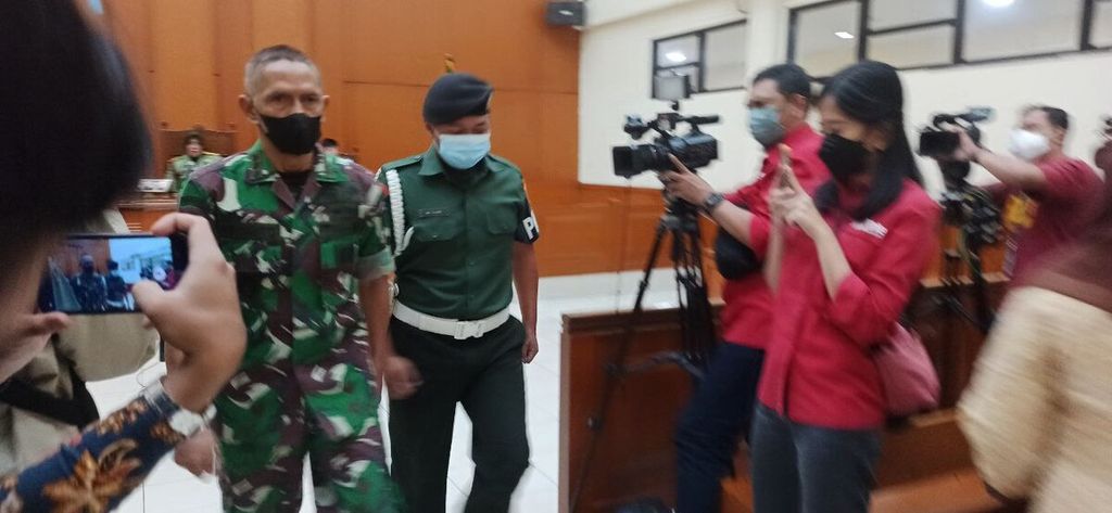 Kepala Seksi Intelijen Komando Resor Militer 133/Nani Wartabone Gorontalo Kolonel (Inf) Priyanto mengikuti persidangan tuntutan kasus dugaan pembunuhan berencana terhadap dua korban kecelakaan di Nagreg, Jawa Barat,. Sidang digelar di Pengadilan Militer Tinggi II Jakarta, Kamis (21/4/2022).